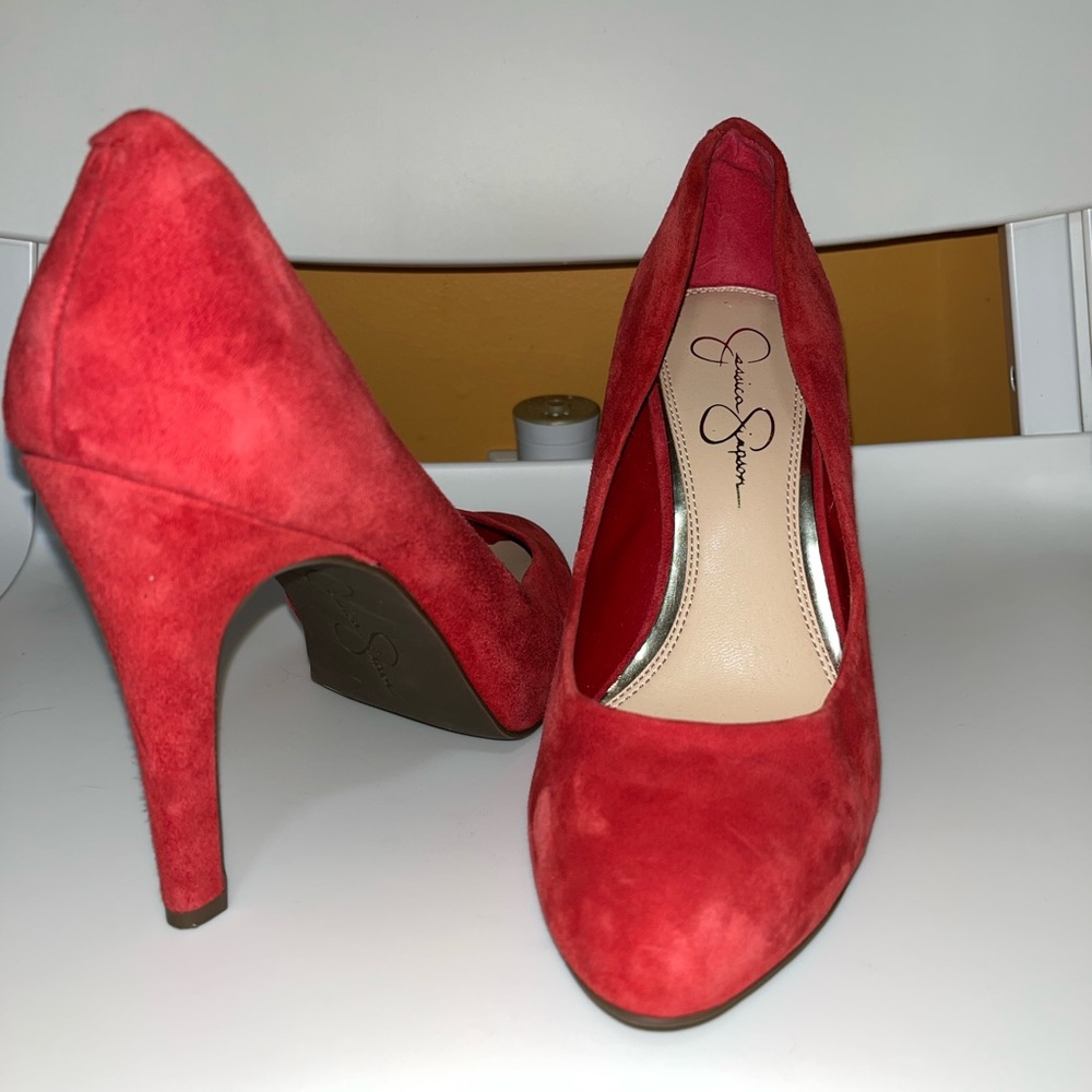 Red Heels - Picture 4 of 5